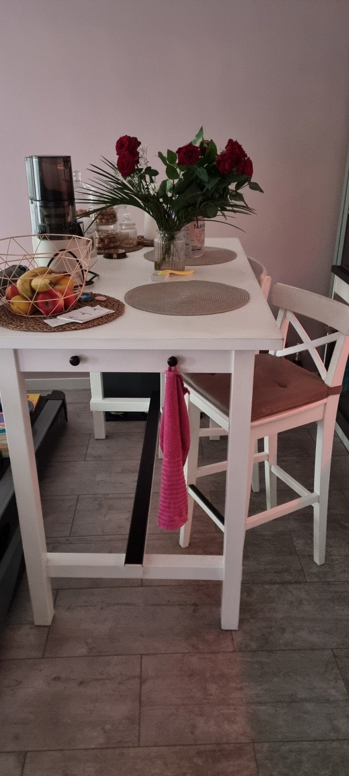 Witte bartafel (ikea) met  inclusief 2 krukken, Ophalen, Gebruikt, 100 tot 150 cm, Tot twee personen