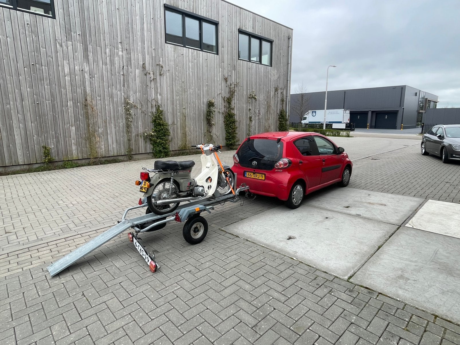 Motortrailer te huur – inclusief oprijplaat en spanbanden, Ophalen, Gebruikt, Overige typen