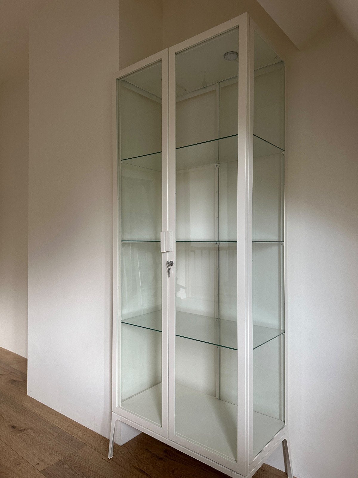 IKEA MILSBO Vitrinekast, wit, Ophalen, 50 tot 100 cm, Glas, Modern