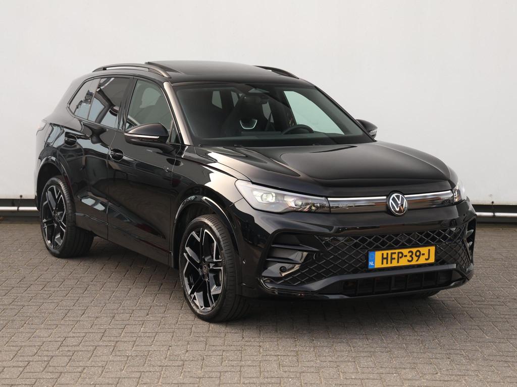 Volkswagen Tiguan 1.5 eHybrid R-Line Edition 272PK | Led Mat, Auto's, Stof, 4 cilinders, 2000 kg, 150 min