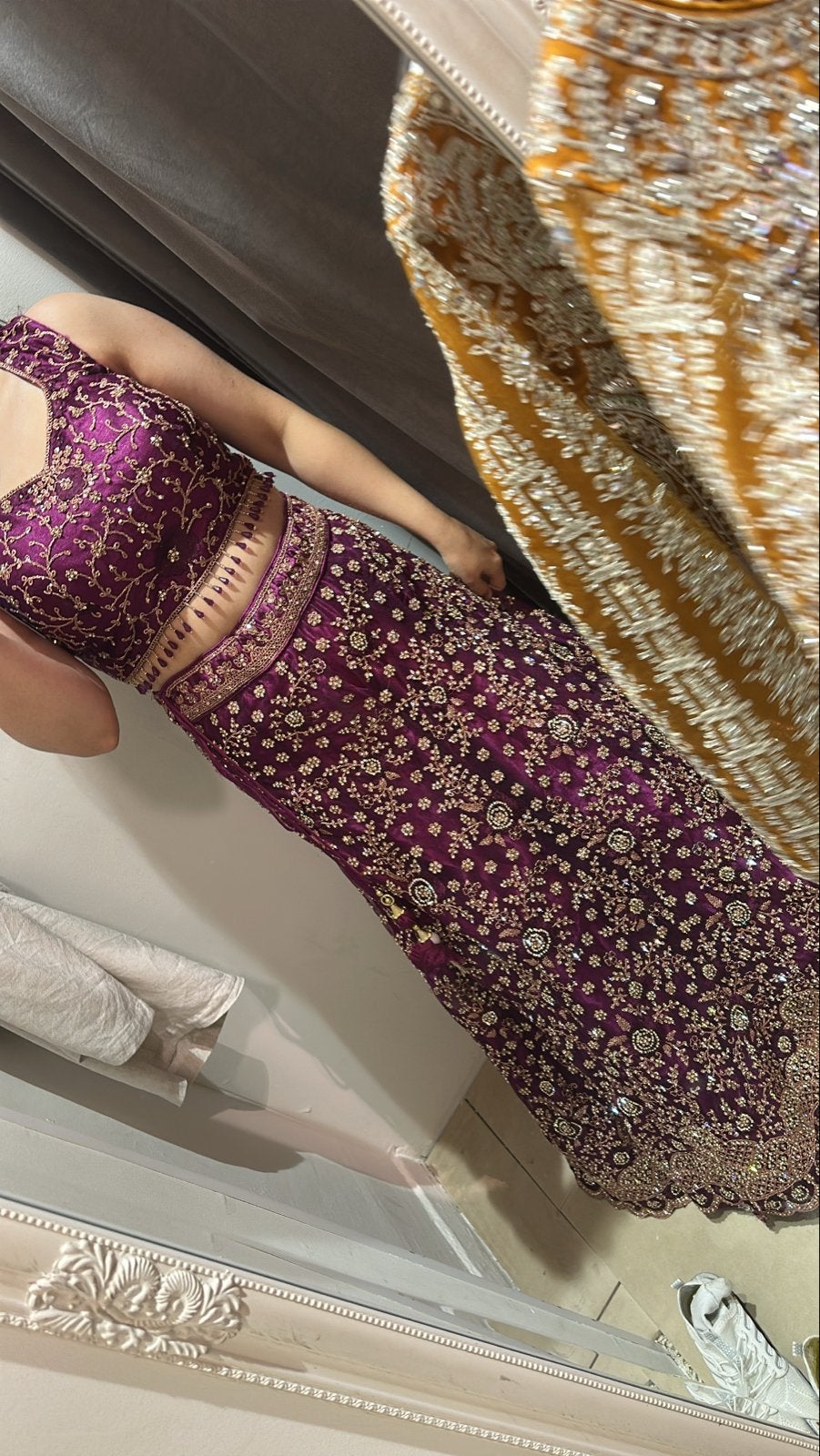Prachtige handgeborduurde Indiase lehenga, Kleding | Dames, Paars, Zo goed als nieuw, Onder de knie, Ophalen