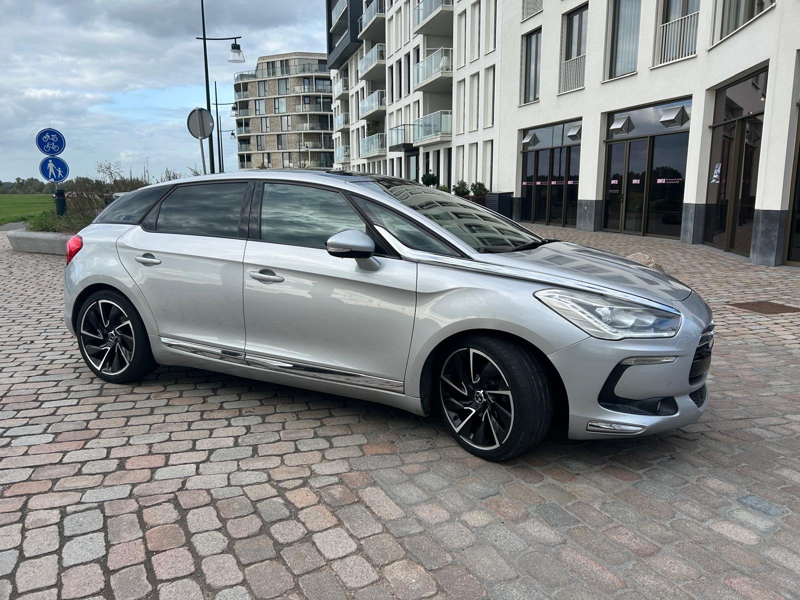 Citroën DS5 1.6 THP 115KW AUT 2012 Grijs, Auto's, Parkeerassistent, Zwart, 75 €/maand, Particulier