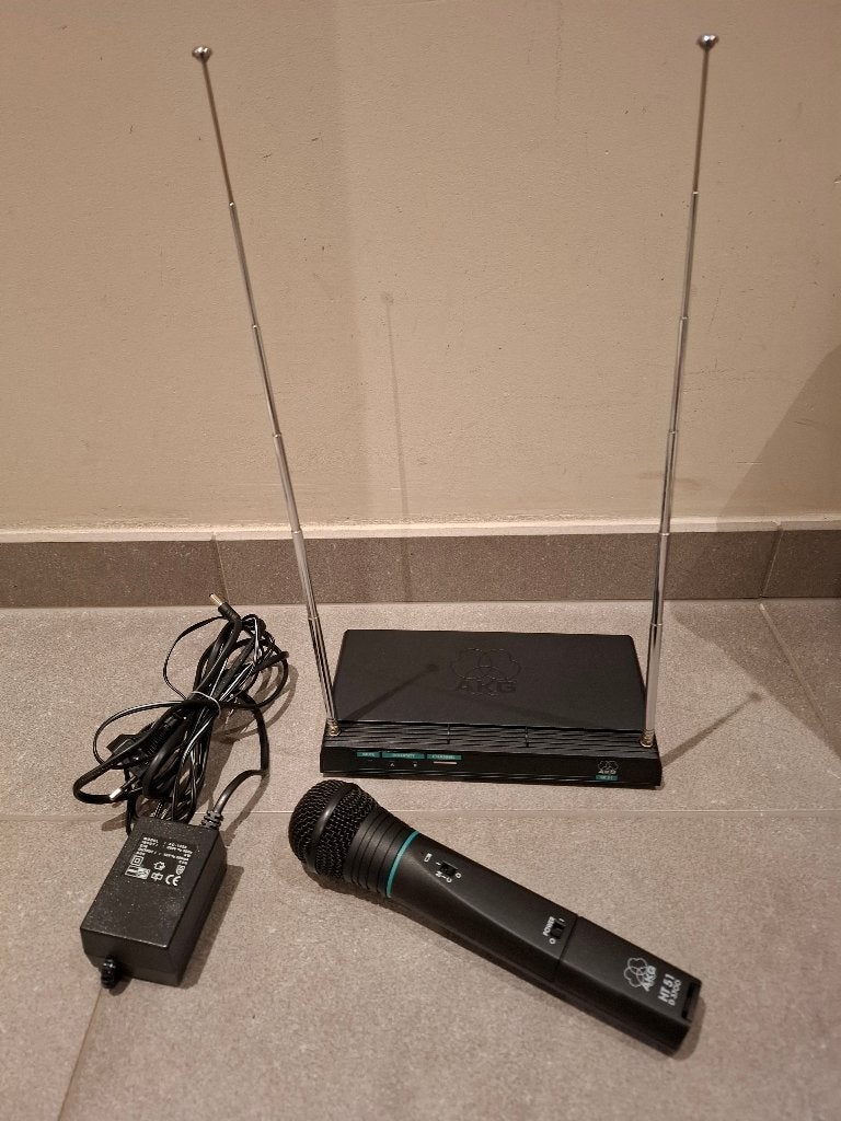 Wireless microphone AKG WMS51, Muziek en Instrumenten, Microfoons, Ophalen, Zo goed als nieuw, Zangmicrofoon, Draadloos