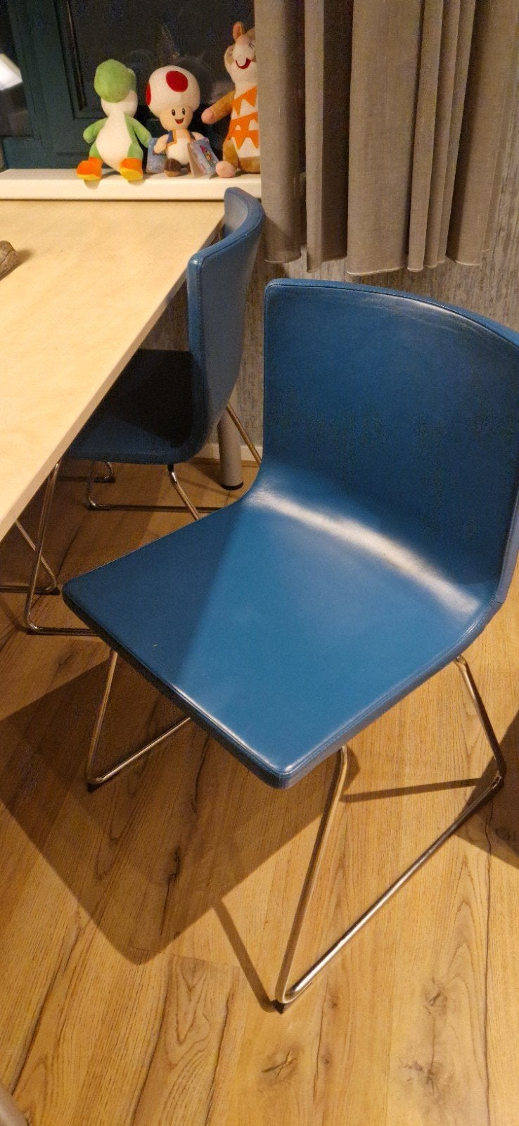 4 mooie blauwe eettafelstoelen, Huis en Inrichting, Ophalen, Gebruikt, Blauw, Overige materialen