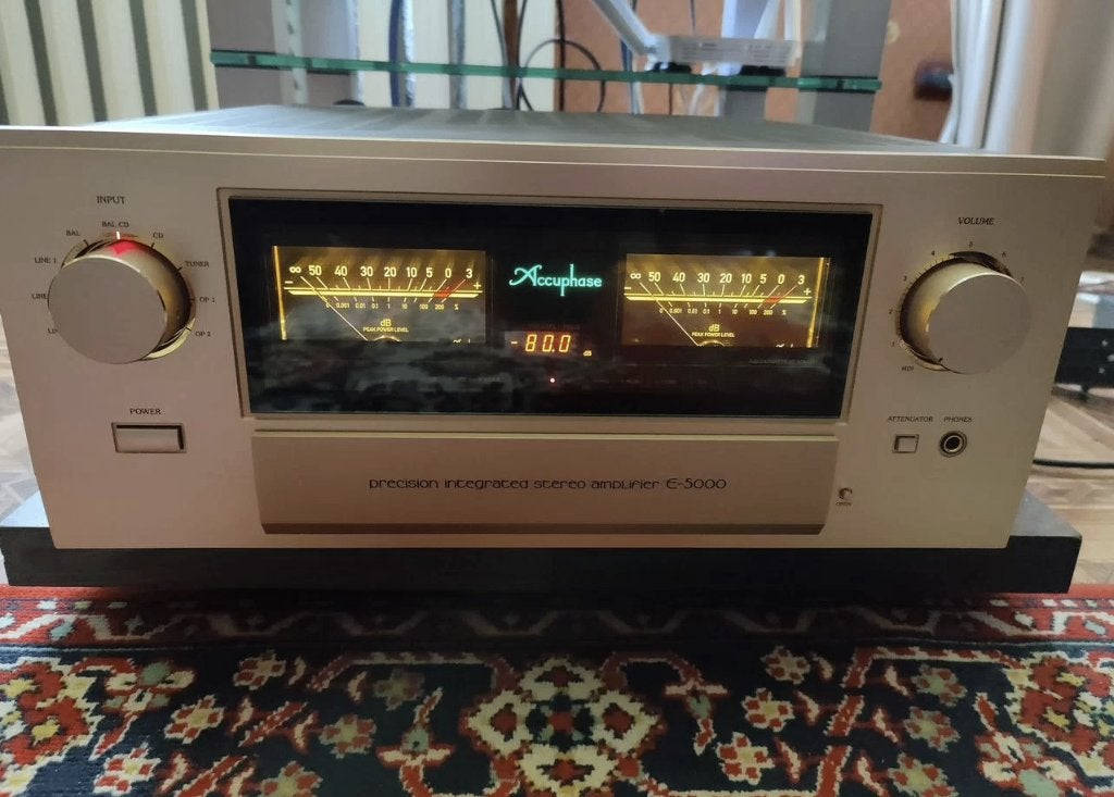 Accuphase E-5000 versterker, Overige merken, Ophalen of Verzenden, Zo goed als nieuw, 120 watt of meer