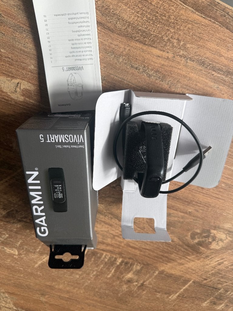 Garmin vivosmart 5 smart fitness tracker, Gebruikt, Carmin, Zwart, Ophalen of Verzenden