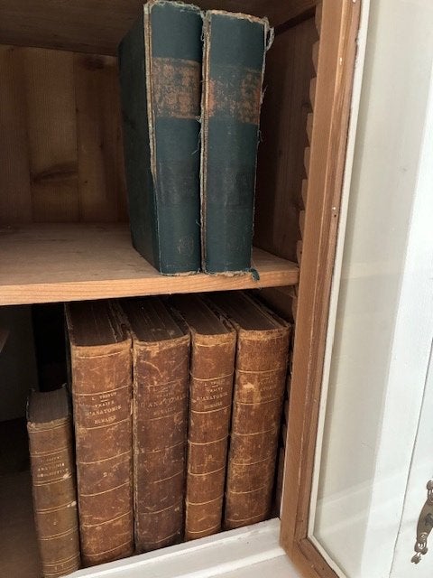7 Antieke geneeskunde boeken, Ophalen