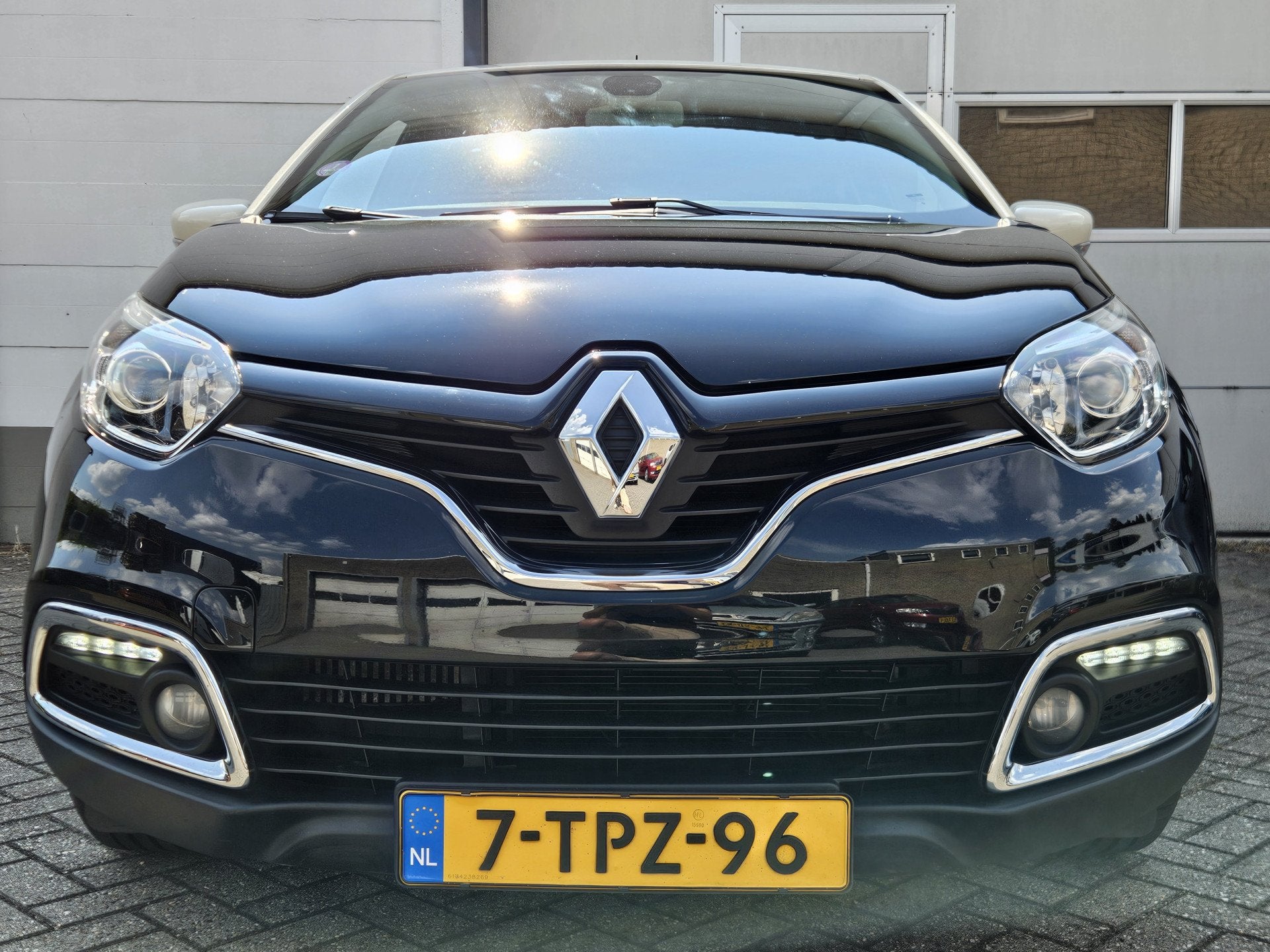 Renault Captur 0.9 TCe Expression /Dealer Onderhouden/Trekha, Auto's, Renault, Voorwielaandrijving, Stof, Gebruikt, Automatische klimaatregeling