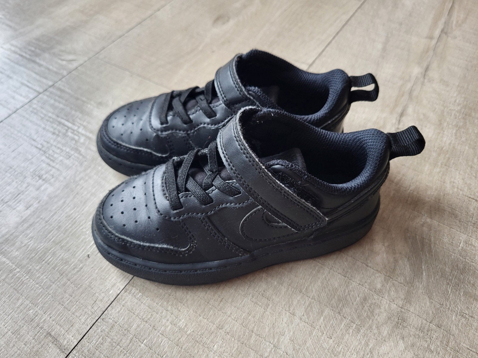 Nike schoenen zwart maat 26 in nette staat, Gebruikt, Schoenen, Ophalen of Verzenden, Nike