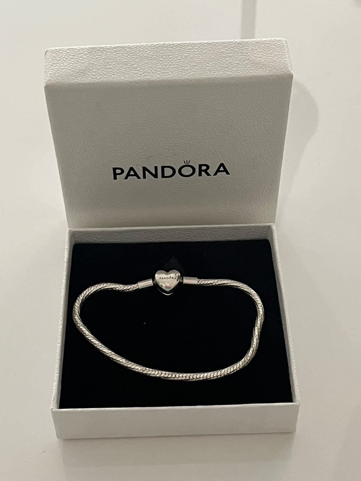 Pandora armband zo goed als nieuw 19 cm, Sieraden, Tassen en Uiterlijk, Armbanden, Ophalen of Verzenden, Zo goed als nieuw, Zwart