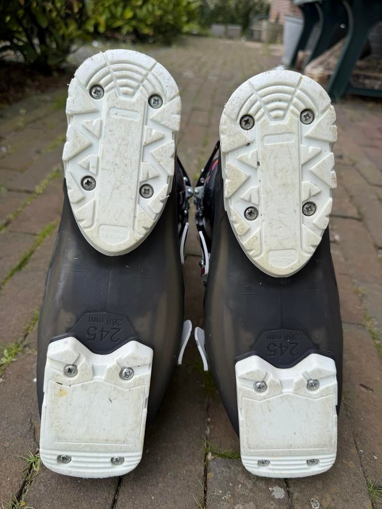 Rossignol dames skischoenen - Maat 38-39 - Goede staat, Sport en Fitness, Skiën en Langlaufen, Gebruikt, Rossignol, Schoenen, Ophalen of Verzenden