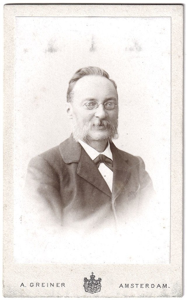 CDV - Portret Man Druipsnor Snor Bril Foto Greiner Amsterdam, Verzamelen, Foto's en Prenten, Gebruikt, Foto, Ophalen of Verzenden