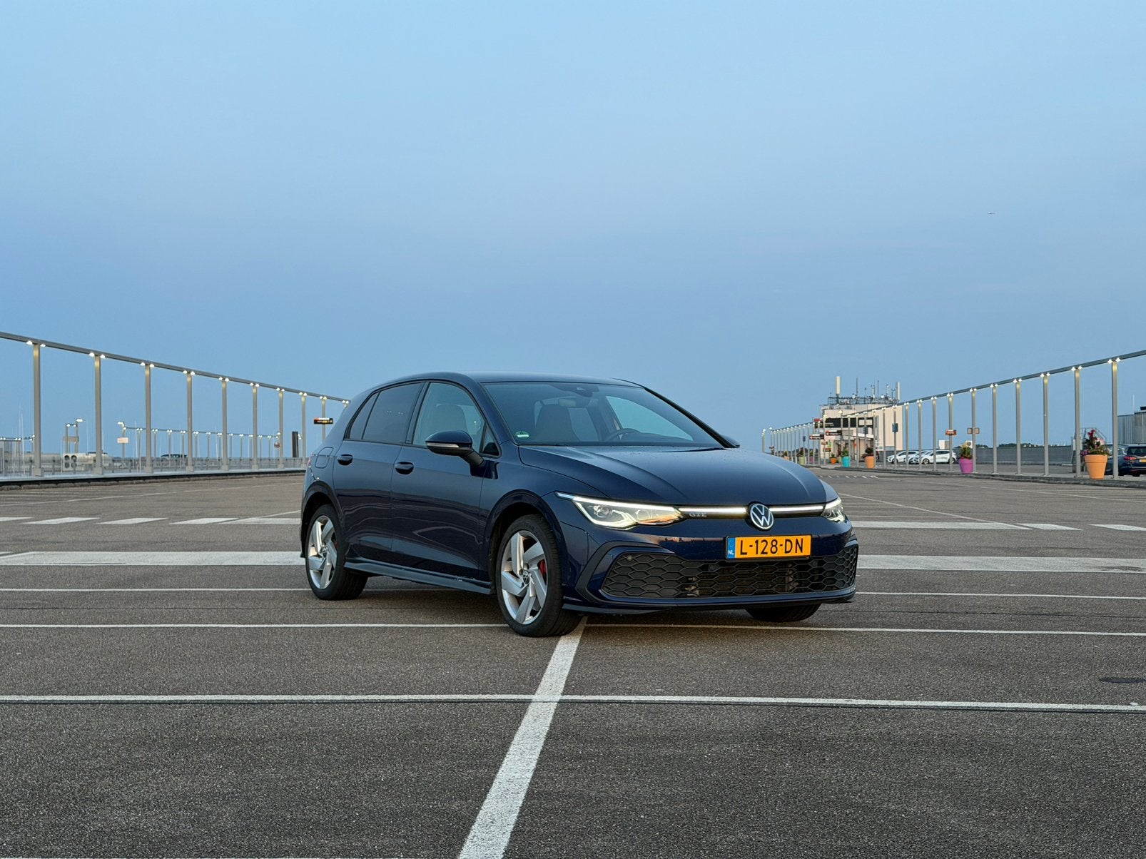 Volkswagen Golf GTE 1.4 TSI 245pk DSG | Trekhaak | Head-Up, Stof, 4 cilinders, Blauw, 1395 cc