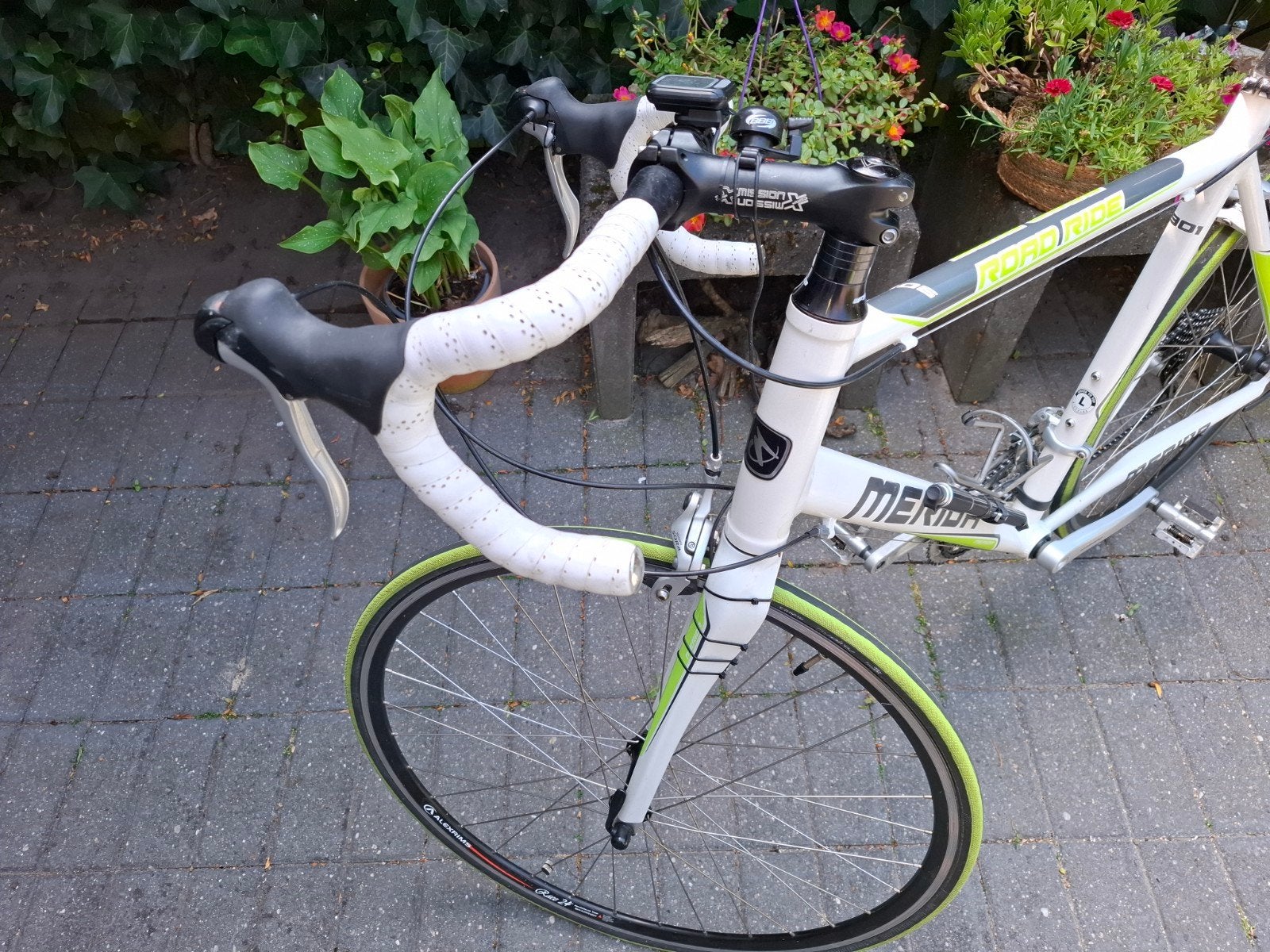 Merida Road Racefiets - Wit/Groen, Goede Staat, 28 inch, Velgrem, Aluminium, Zo goed als nieuw