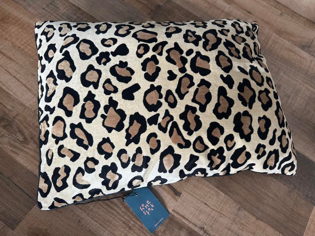Panterprint kussen , nieuw, Huis en Inrichting, Ophalen of Verzenden, Nieuw, Overige kleuren, Rechthoekig
