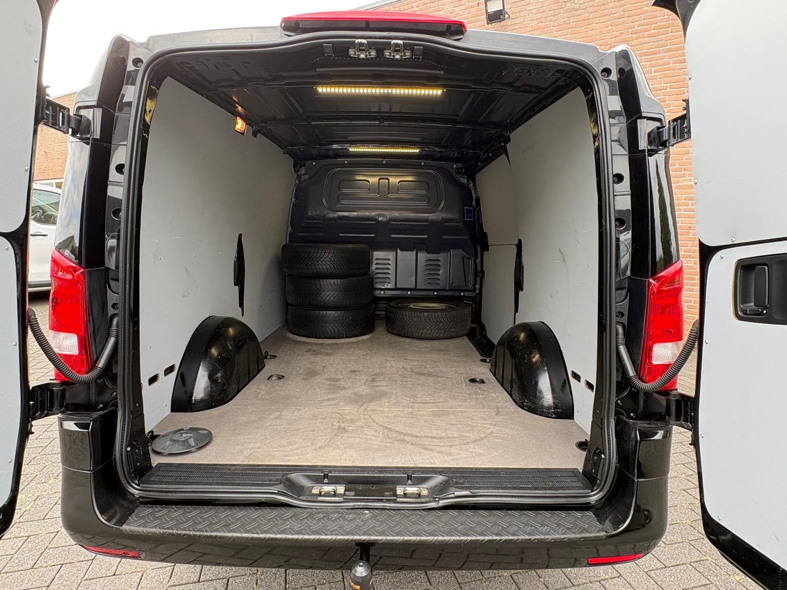 Mercedes-Benz Vito 114CDI 136PK Lang / 9G-Tronic / Distronic, Automaat, Gebruikt, 4 cilinders, Met garantie (alle)