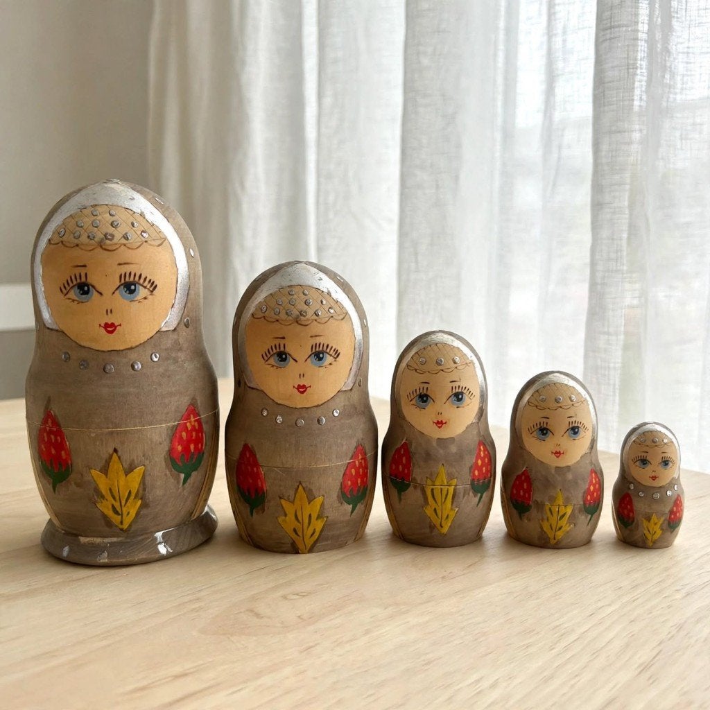 Vintage Russische Matroesjka  set 5-delig - Handgeschilderd, Verzamelen, Ophalen of Verzenden, Zo goed als nieuw