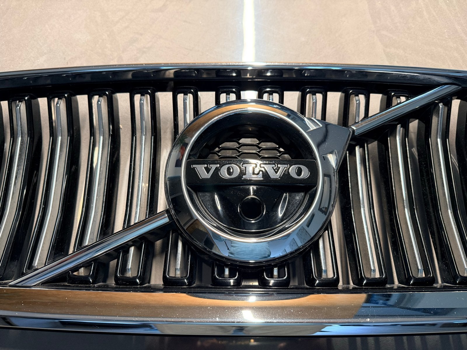 Volvo V60 originele chromen grill met camera-opening, Ophalen of Verzenden, Gebruikt, Volvo