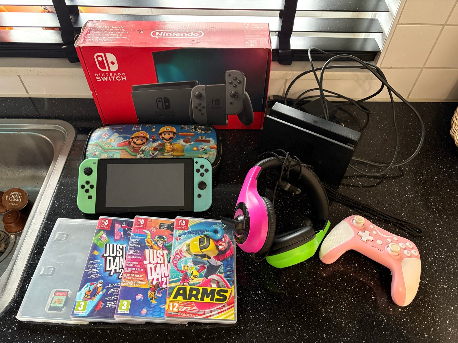Nintendo Switch compleet met games en accessoires, Spelcomputers en Games, Met 2 controllers, Ophalen of Verzenden, Switch Original