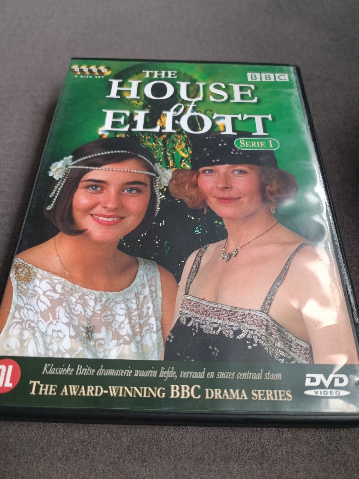 The house of Eliott seizoen 1 - dvd, Vanaf 12 jaar, Ophalen of Verzenden, Zo goed als nieuw, Drama