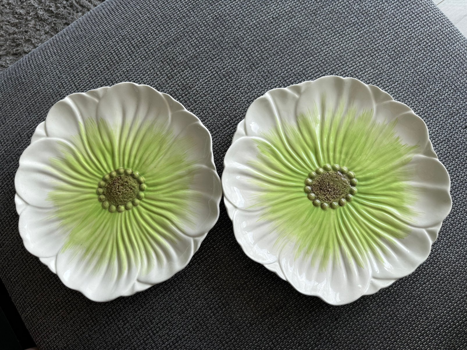 Bloemen borden., Ophalen, Zo goed als nieuw