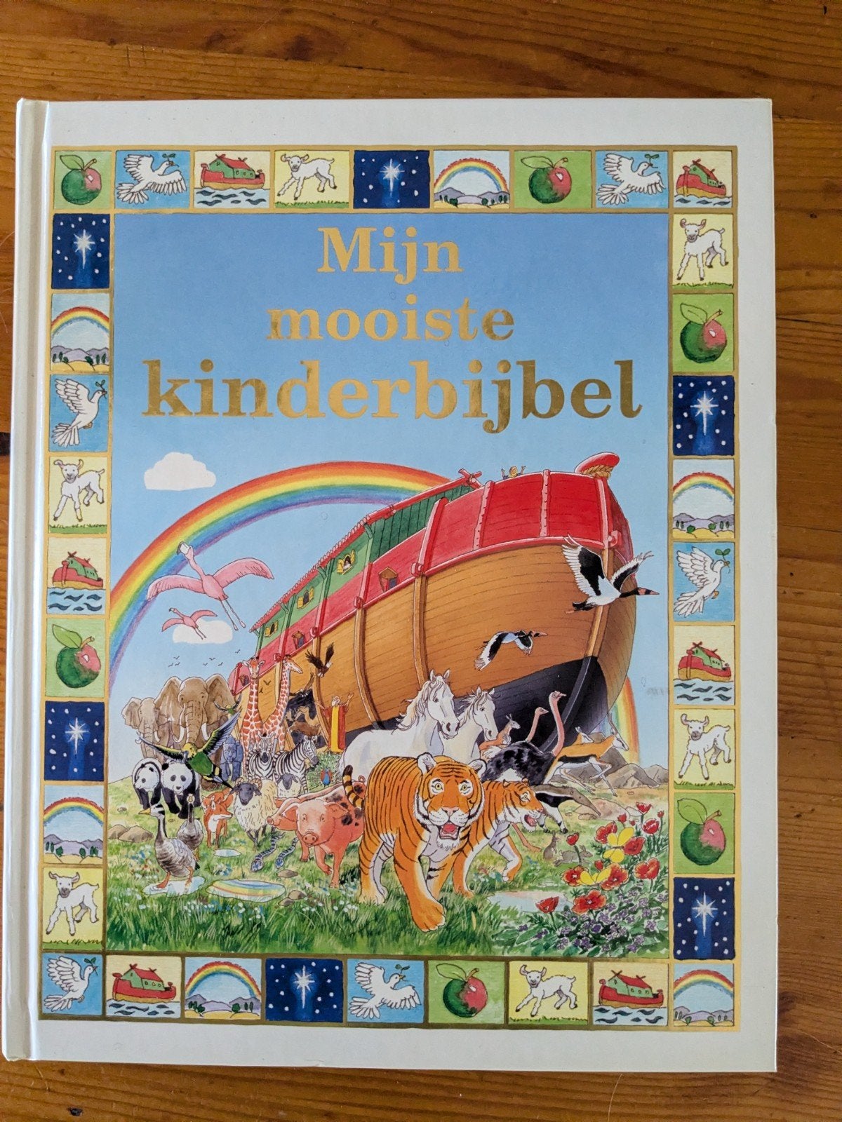 Kinderbijbel in nieuwstaat - 380 pagina's vol verhalen, Boeken, Kinderboeken | Jeugd | onder 10 jaar, Ophalen of Verzenden, Zo goed als nieuw