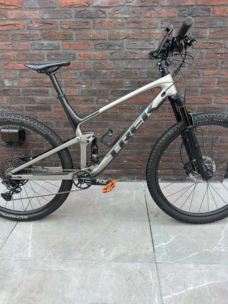 Trek top feul 9.7 full Carbon, Vering, Meer dan 20 versnellingen, Schijfrem, Ophalen