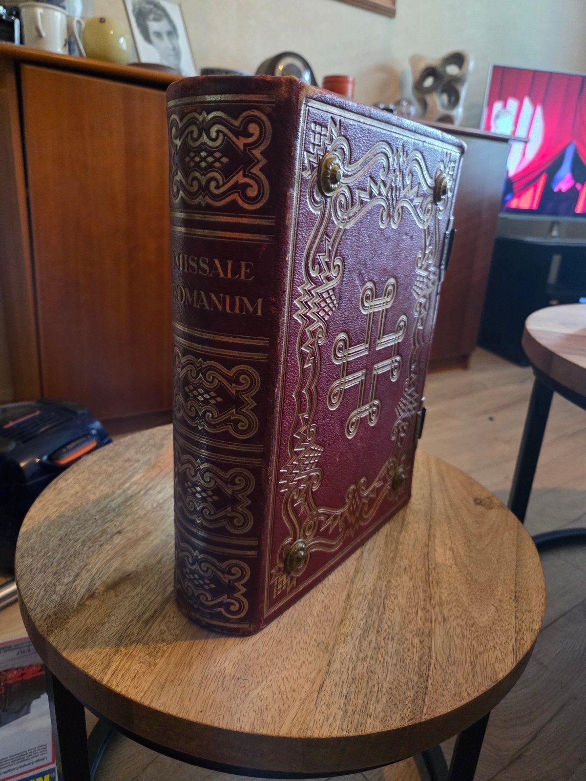 Antieke Missale Romanum 1923 - Rood Leer met Sluitingen, Ophalen of Verzenden, Paus Benedictus XV (goedkeuring)