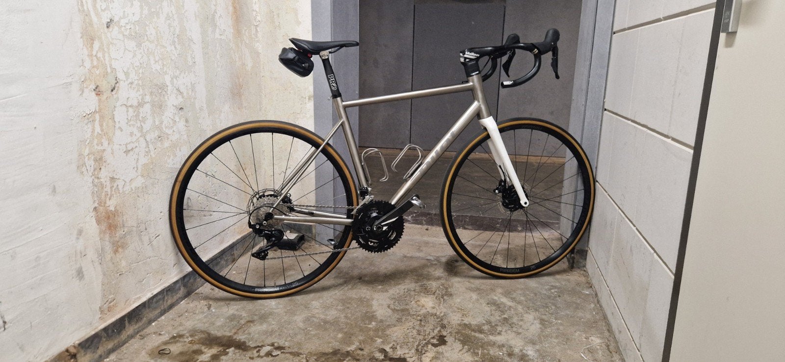 Pilot Titanium Racefiets (Custom, Maat L) - Uniek frame, Fietsen en Brommers, Fietsen | Racefietsen, Zo goed als nieuw, Meer dan 20 versnellingen