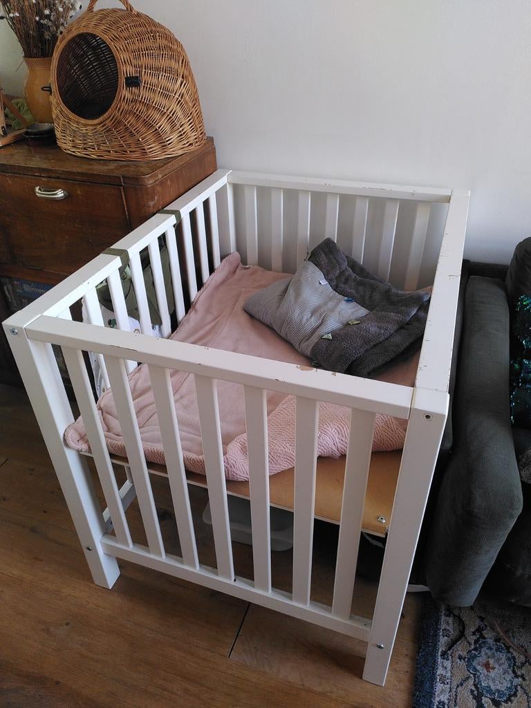 Derdehands baby box, met 2 boxkleden, Ophalen