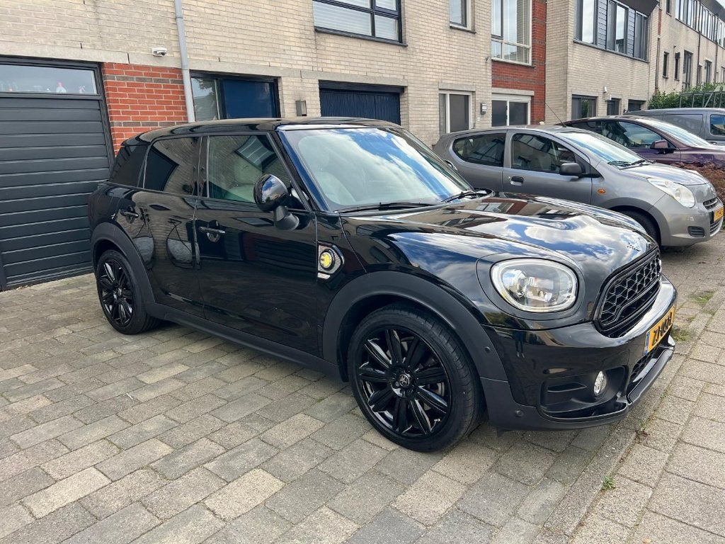 Mini Countryman 1.5 E 224pk All4 Aut. 2019 Zwart, Auto's, 136 pk, Countryman, Zwart, Hybride Elektrisch/Benzine