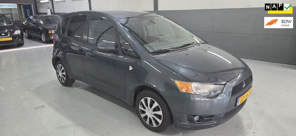 Mitsubishi Colt 1.3 Intro Edition met nieuwe apk, Voorwielaandrijving, Gebruikt, 31 €/maand, Colt