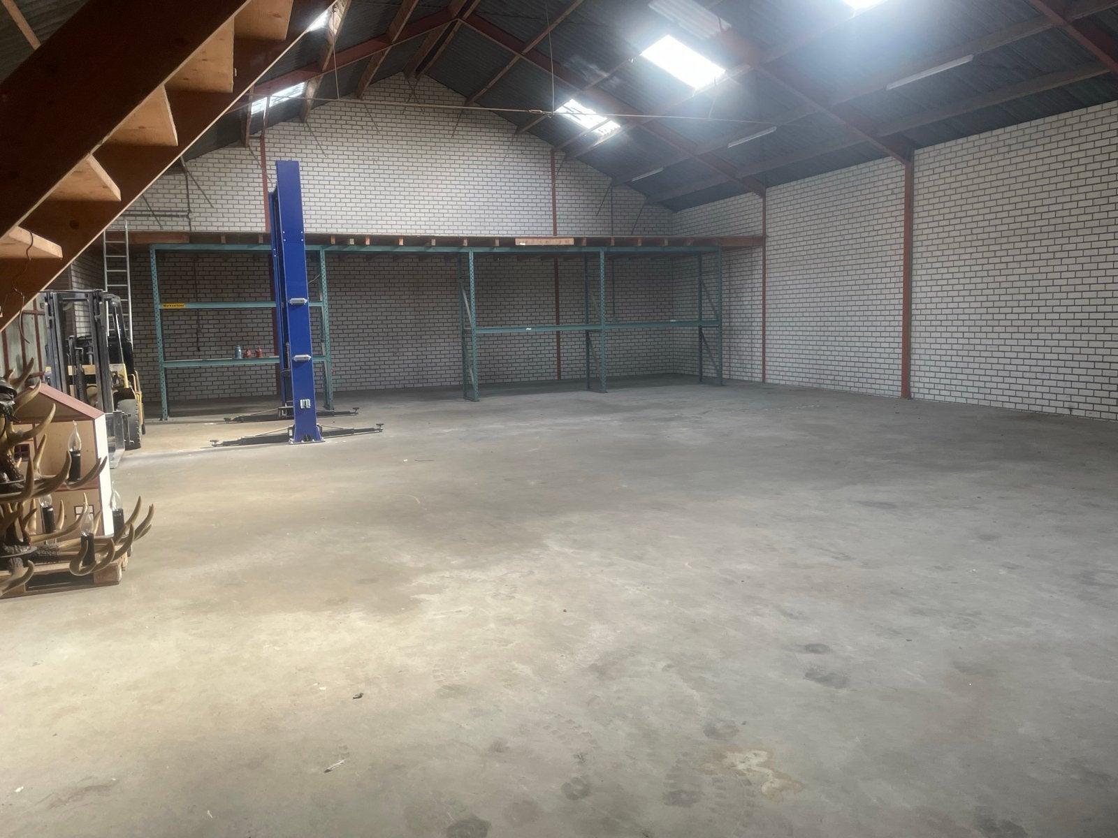 Loods te huur weert kantoorruimte, 900 m², Huur, Woon- Werkruimte