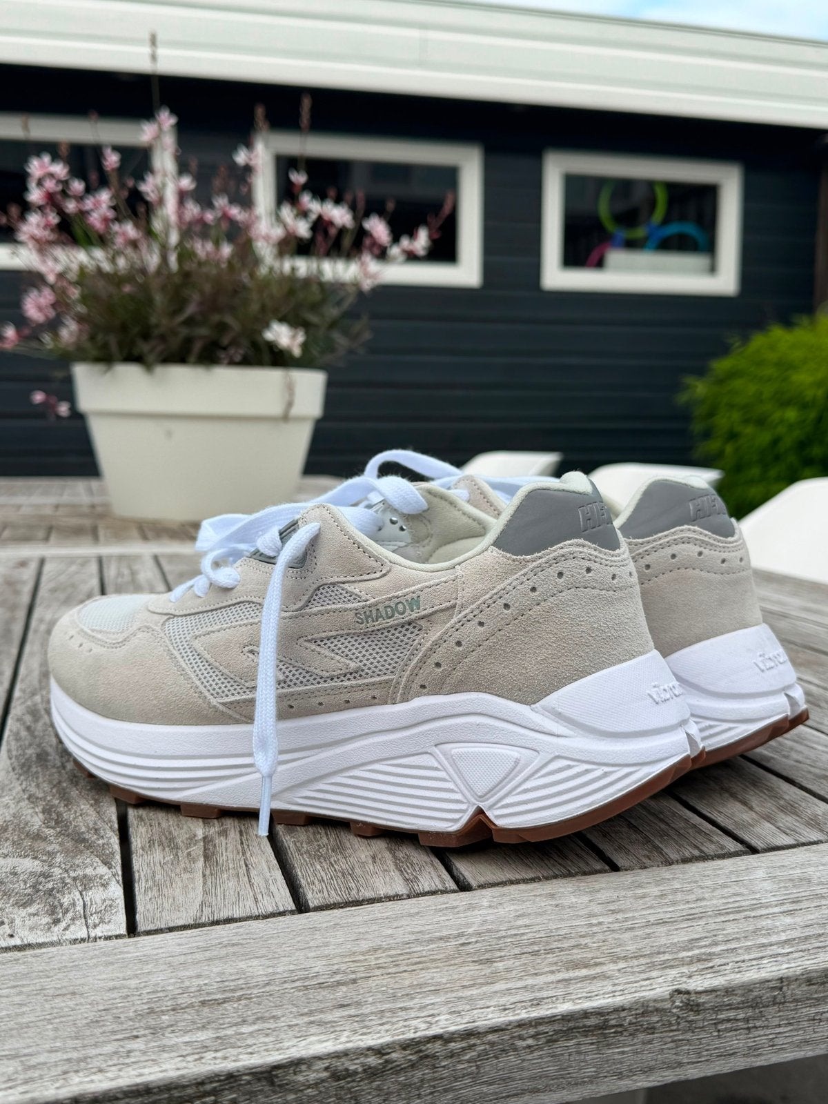 1x gedragen Hi-Tec HTS74 Shadow RGS sneakers, maat 42, Ophalen of Verzenden, Zo goed als nieuw, Bruin, Sneakers of Gympen