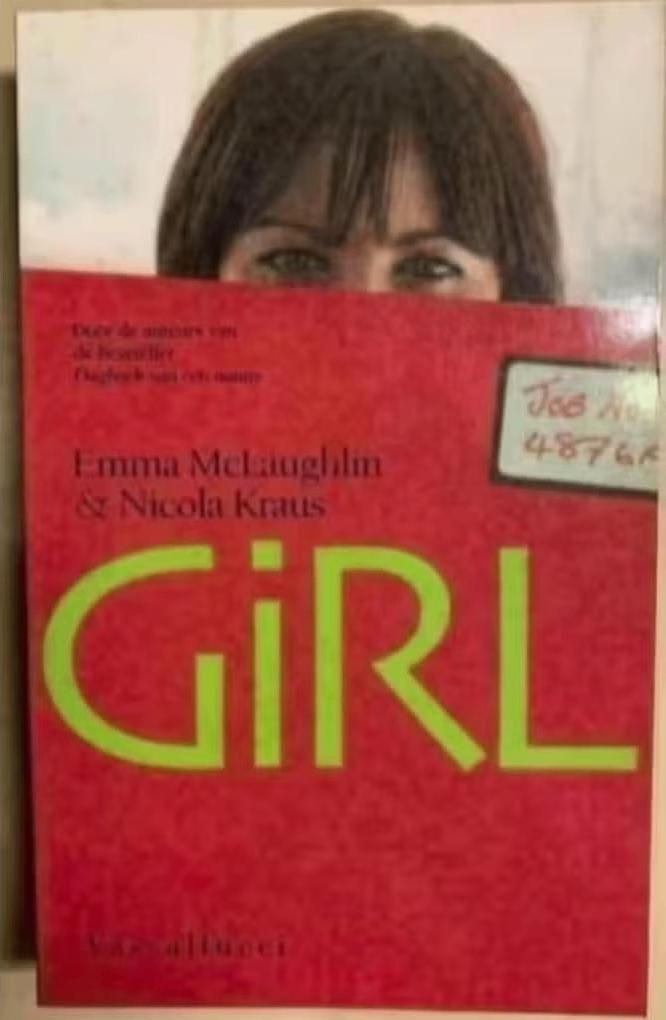 Girl; Emma McLaughlin & Nicola Kraus; 9050004954, Ophalen of Verzenden, Zo goed als nieuw