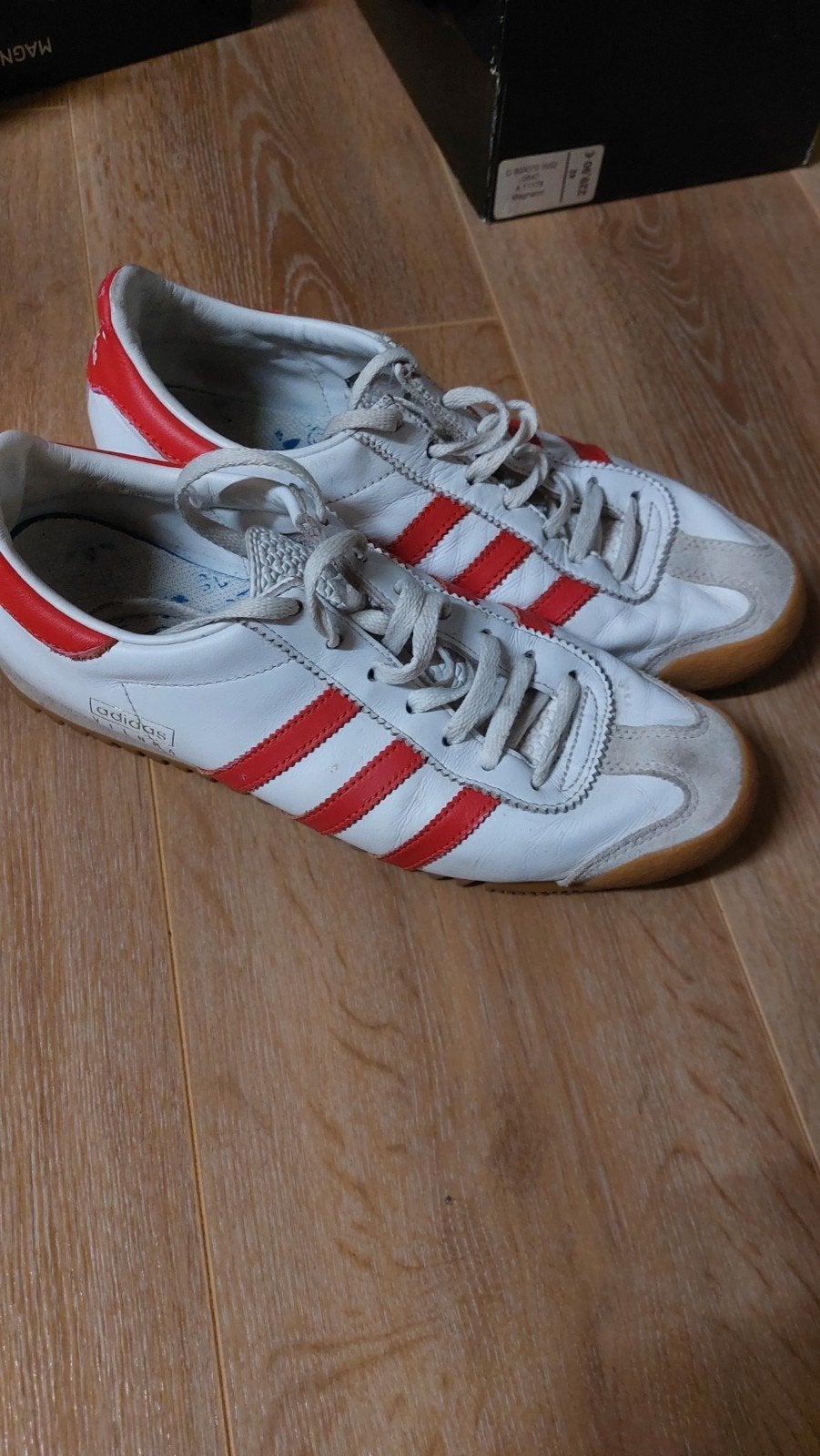 Adidas schoenen maat is 42, Sport en Fitness, Loopsport en Atletiek, Ophalen, Zo goed als nieuw, Hardloopschoenen, Adidas