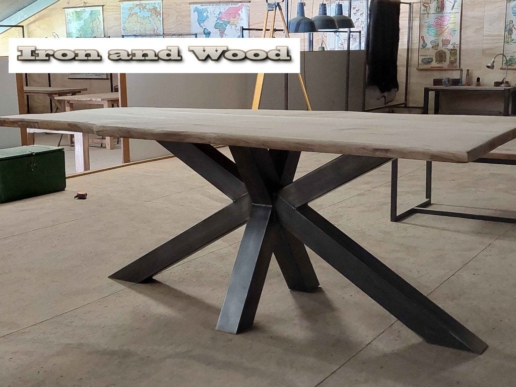 Industriele tafel met matrixpoot en oud eiken boomstam blad, Ophalen, Nieuw, Hout, Industrieel