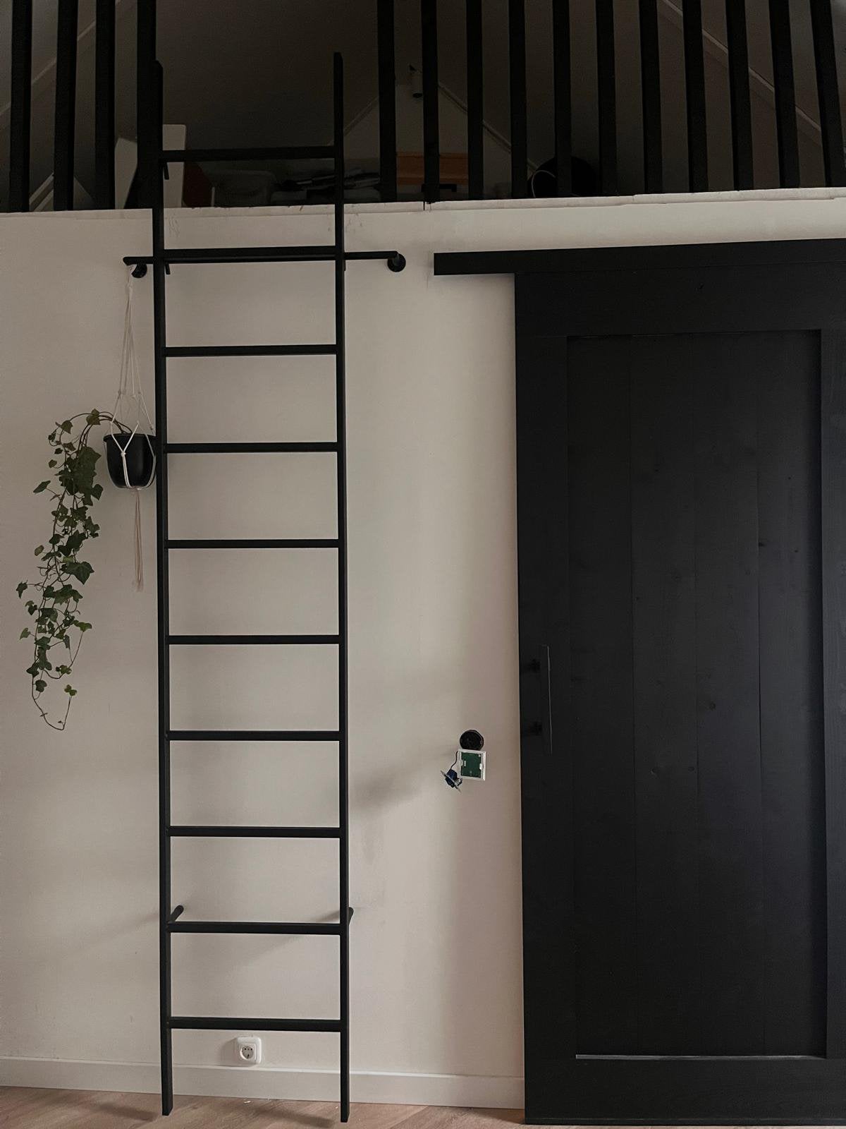 Stalen trap zwart 3 meter (industrieel / loft / verdieping), Ophalen, Zo goed als nieuw