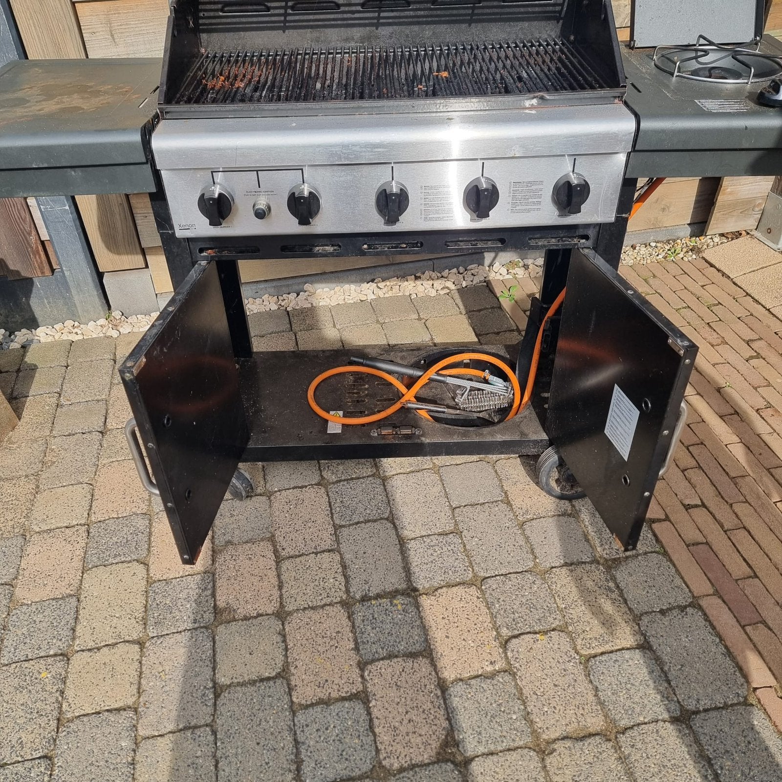 Gas Bbq met afdekzeil. Grand hall, Ophalen, Gebruikt