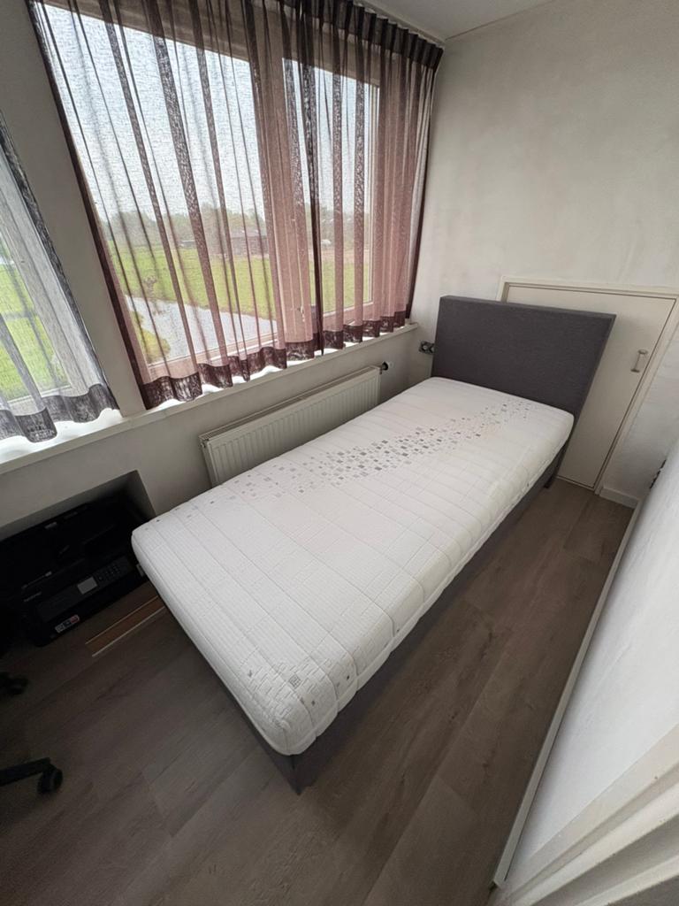 Nette 1 persoon boxspring maat 90 x 200 kleur antraciet, Ophalen, 90 cm, Eenpersoons, Zo goed als nieuw