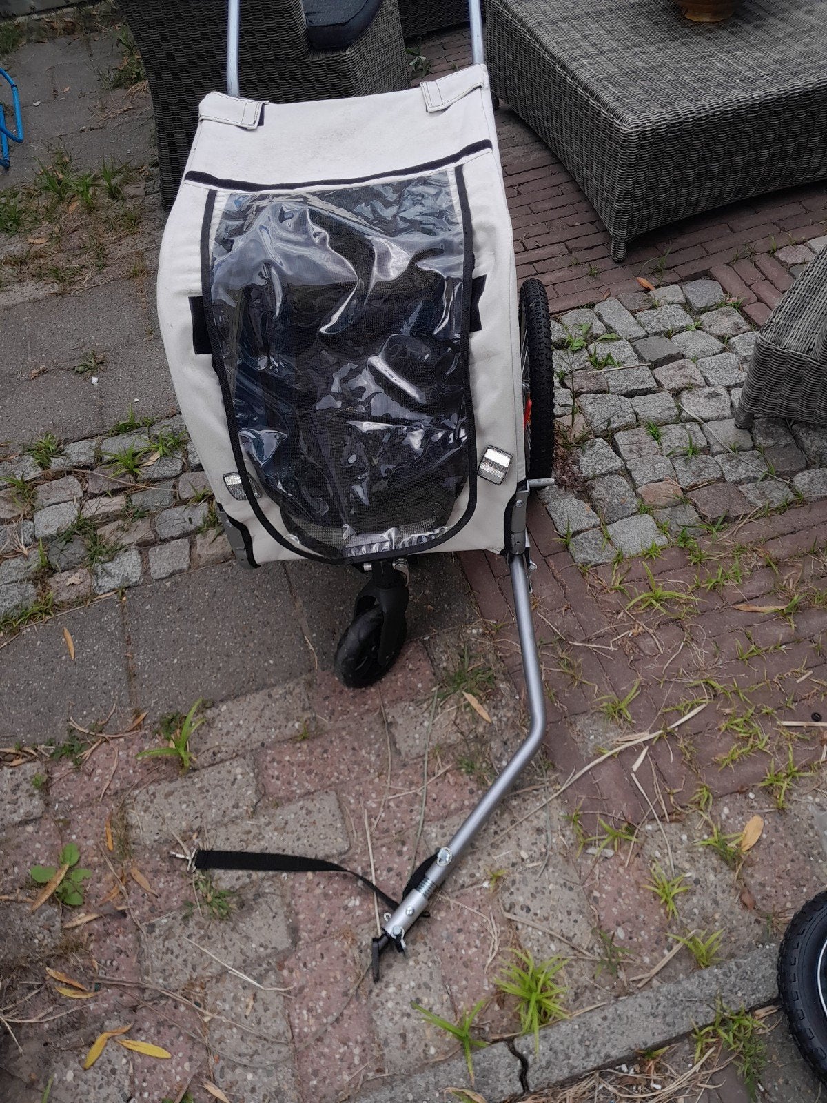 nog zeer mooie hondenfietskar, Ophalen, Zo goed als nieuw