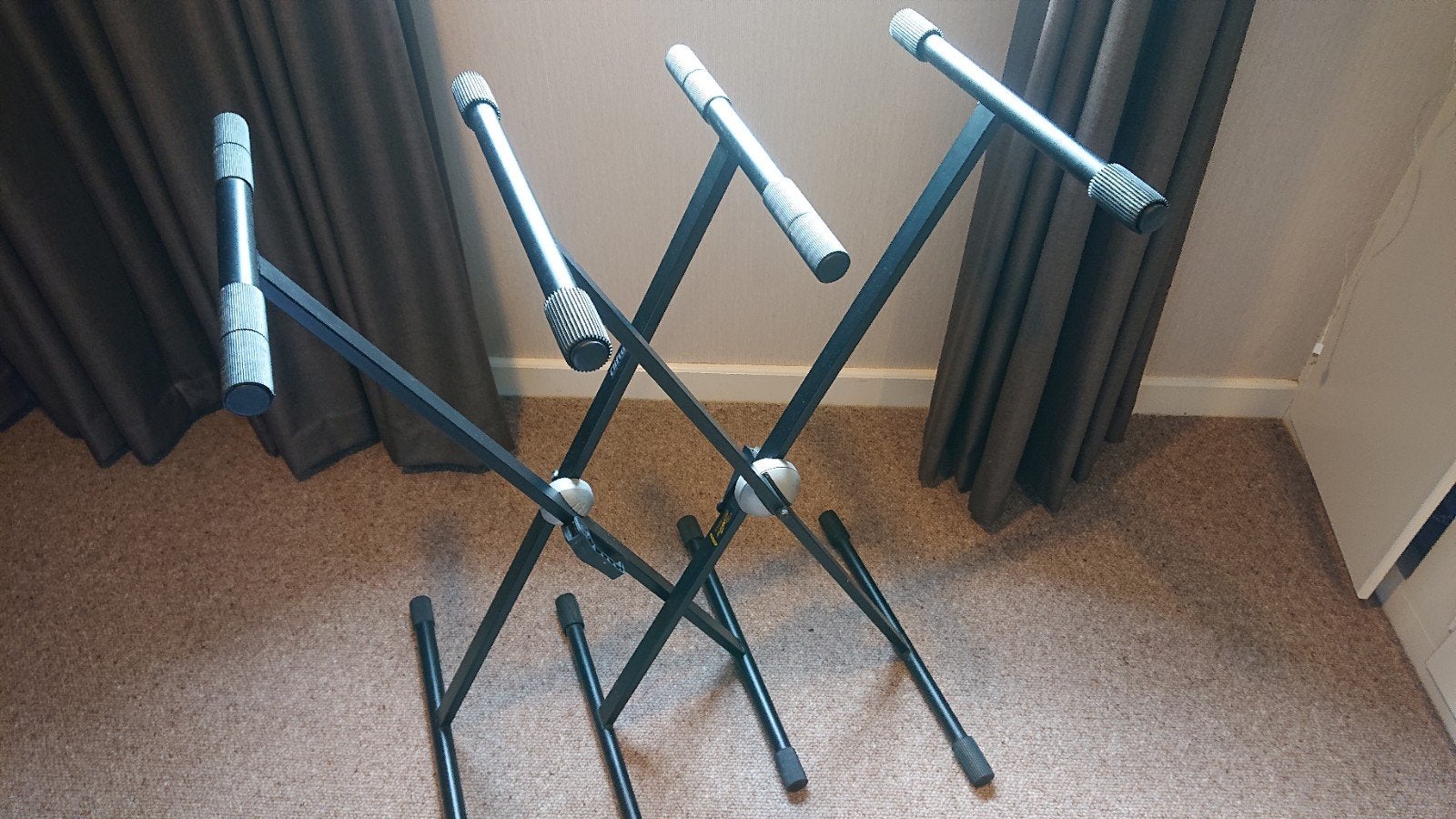 Keyboard standaard 2x, Muziek en Instrumenten, Standaards, Ophalen, Gebruikt, Instrumentstandaard, Keyboard of Synthesizer