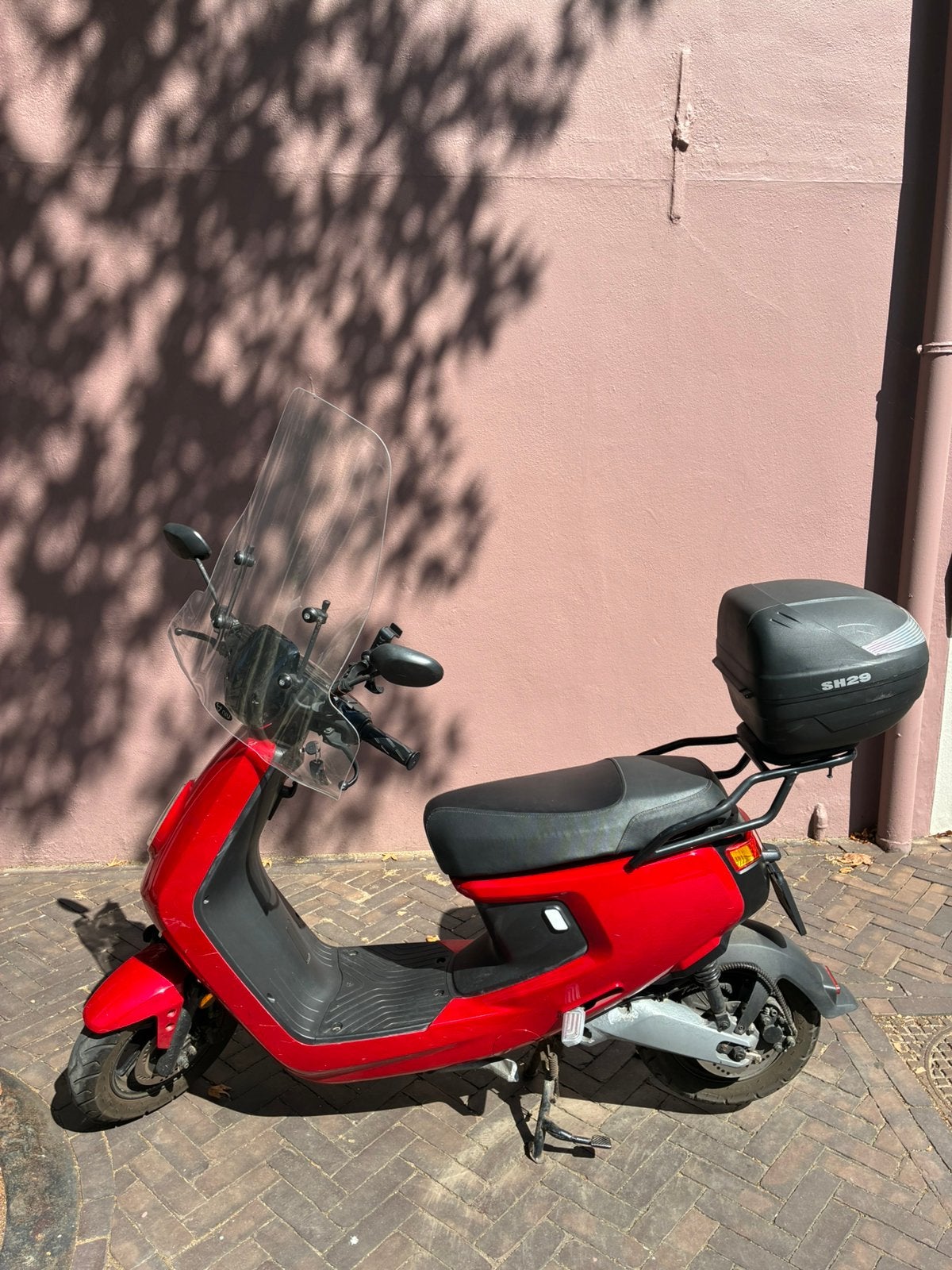 NIU M+ C1 elektrische scooter – rood – 50 km/u, Elektrisch, Zo goed als nieuw, Ophalen, Overige merken