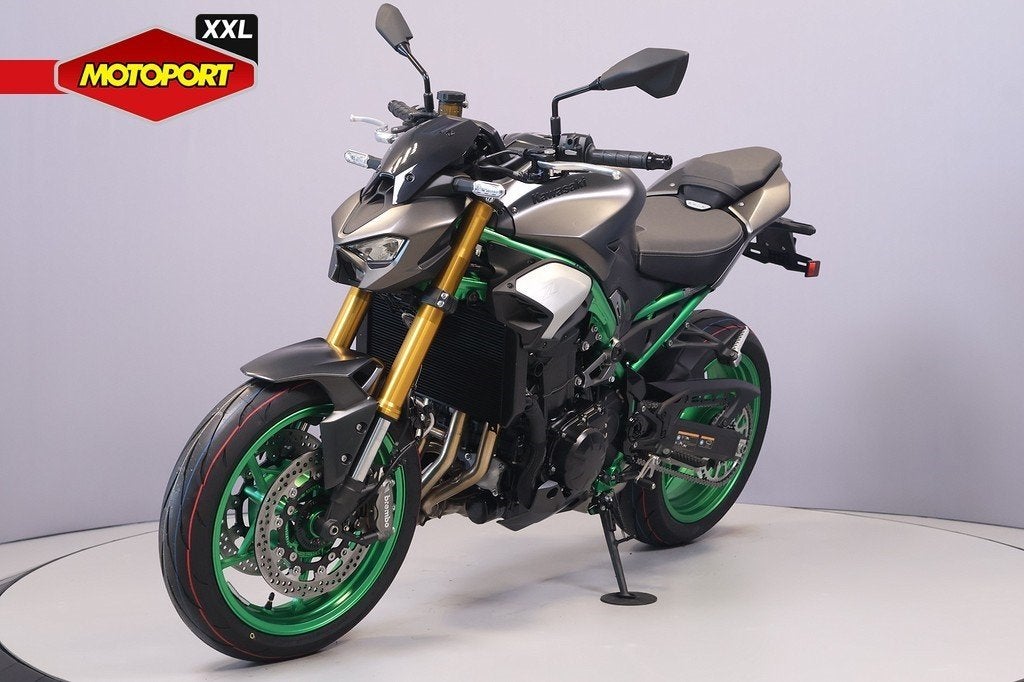 Kawasaki Z900 SE, Bedrijf, Naked bike