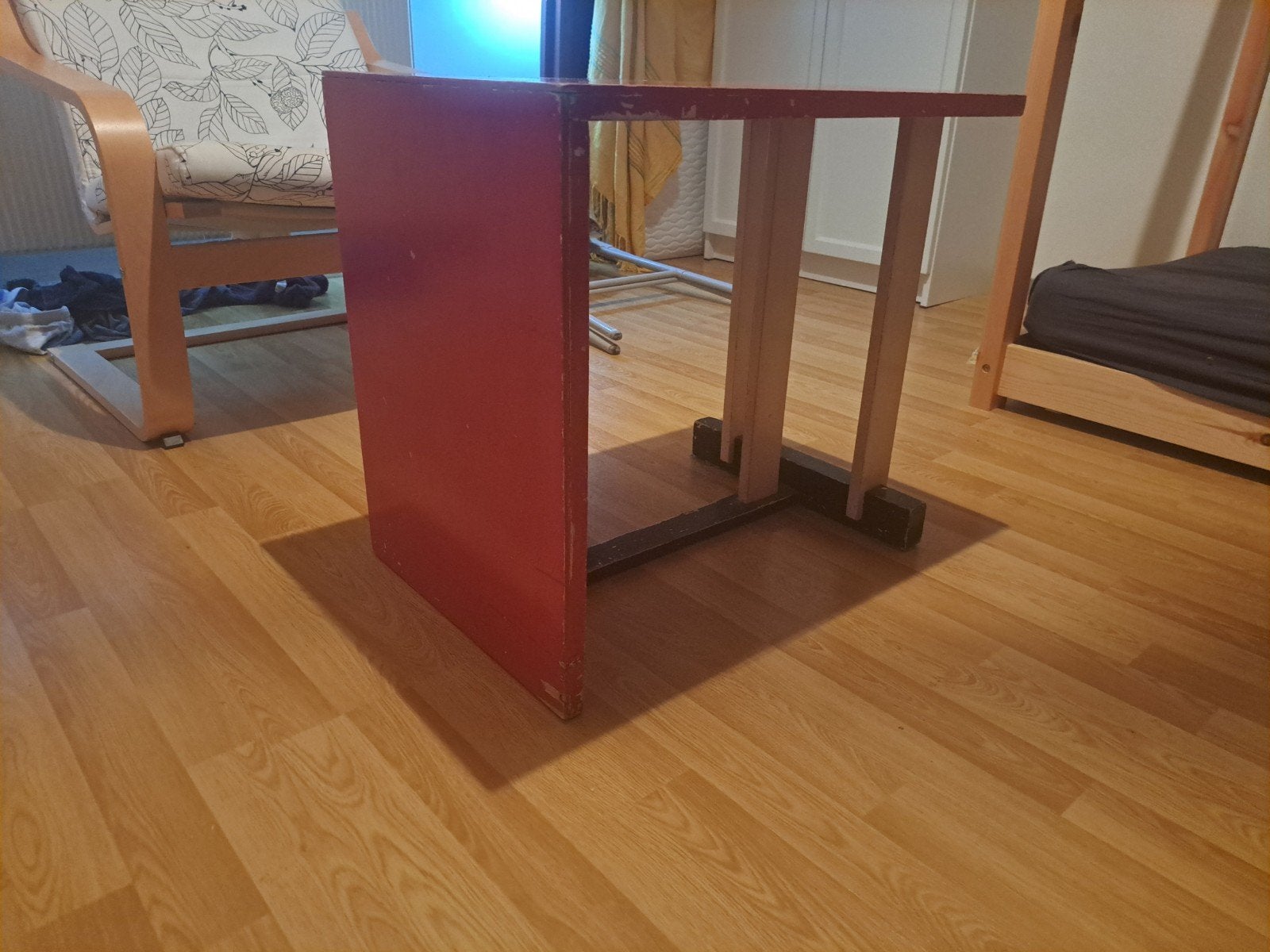 Rode kindertafel - bijna gratis, zie advertentie., Ophalen, Gebruikt, Tafel(s)