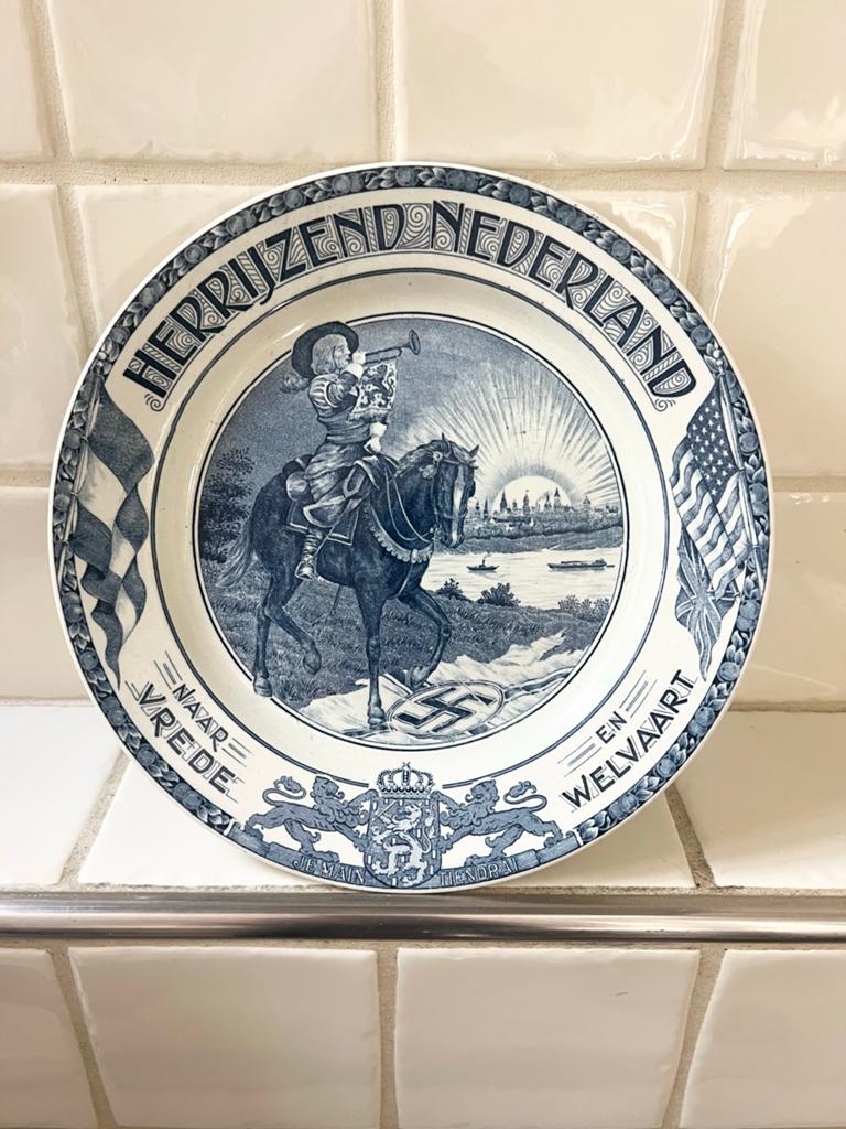 Zeldzaam 'Herrijzend Nederland' bord - Societé Céramique, Antiek en Kunst, Ophalen of Verzenden