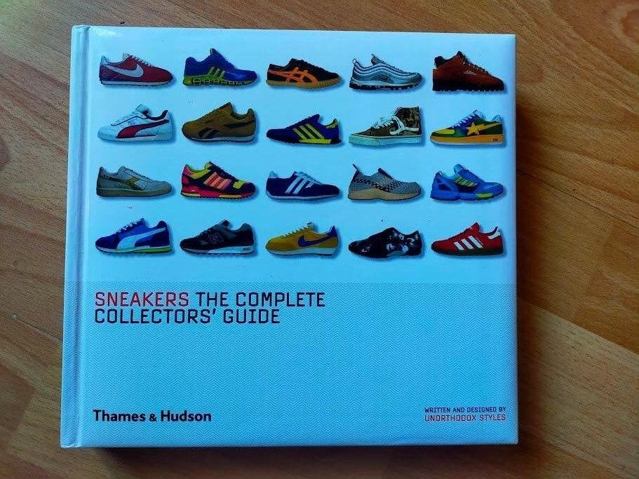 Sneakers - The Complete Collectors' Guide (klassiekers 2005), Boeken, Mode, Zo goed als nieuw, Overige onderwerpen, Ophalen of Verzenden