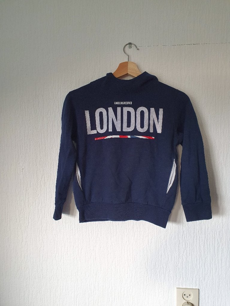 Zara navy hoodie met tekst maat 128, Kinderen en Baby's, Kinderkleding | Maat 128, Verzenden, Trui of Vest, Nieuw, Zara