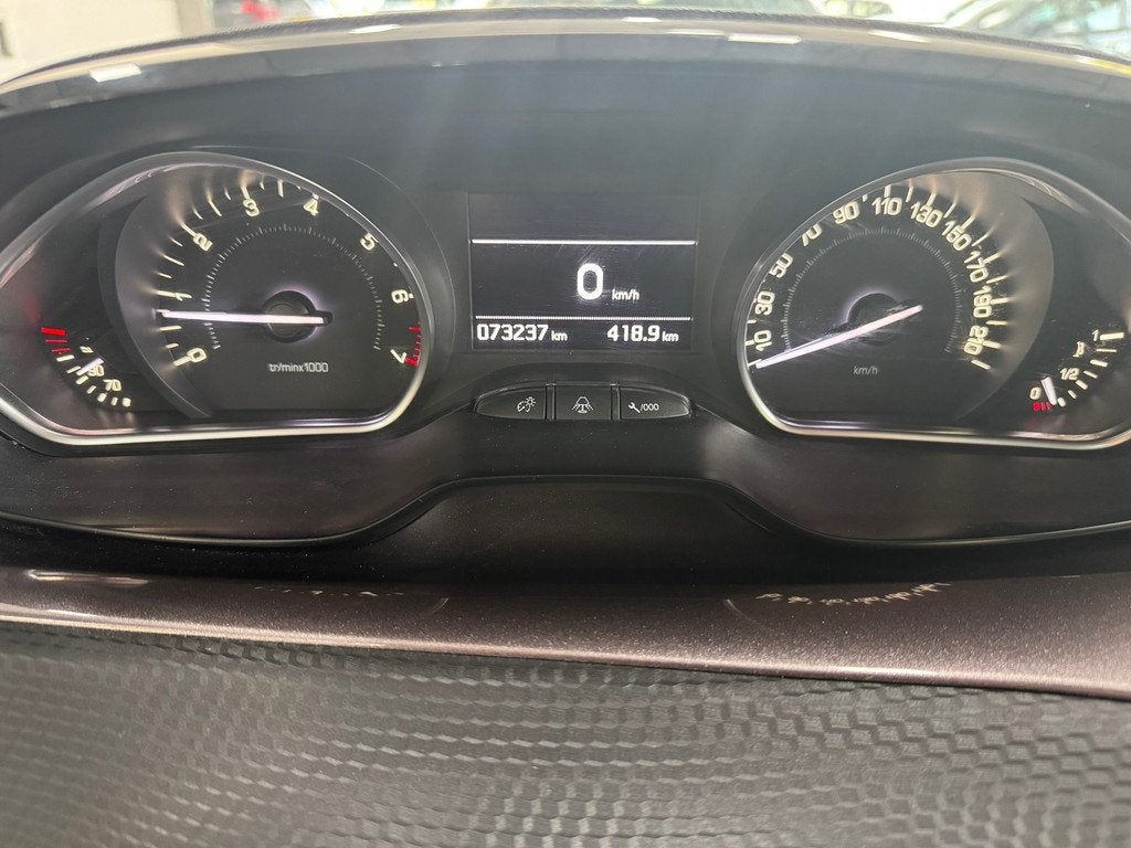 Peugeot 2008 1.2 PureTech Active | Lees Tekst | Pano | Trekh, Auto's, Voorwielaandrijving, Euro 5, 1199 cc, 82 pk