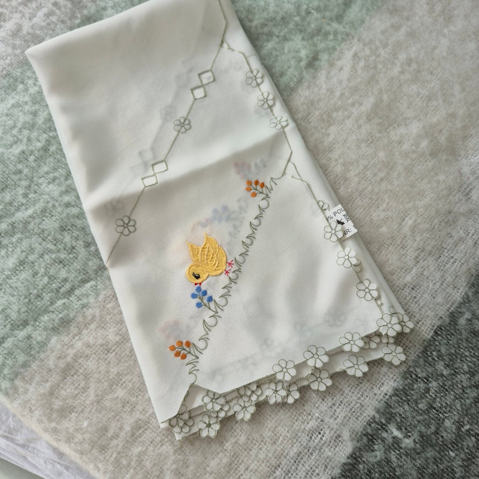 Vintage Tafelkleed met Geborduurd Kuiken - Zo goed als nieuw, Vierkant, Ophalen of Verzenden, Zo goed als nieuw, Wit